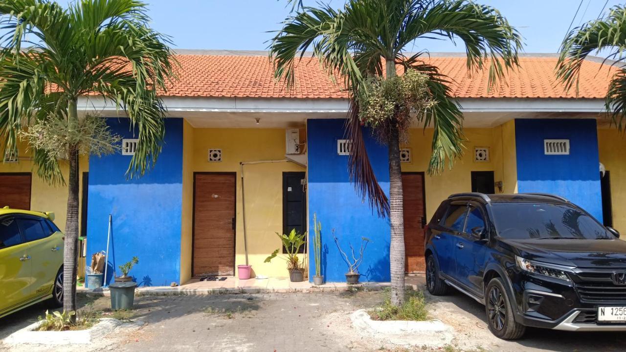 Kost Backpacker Hotel Sidoarjo Exterior photo