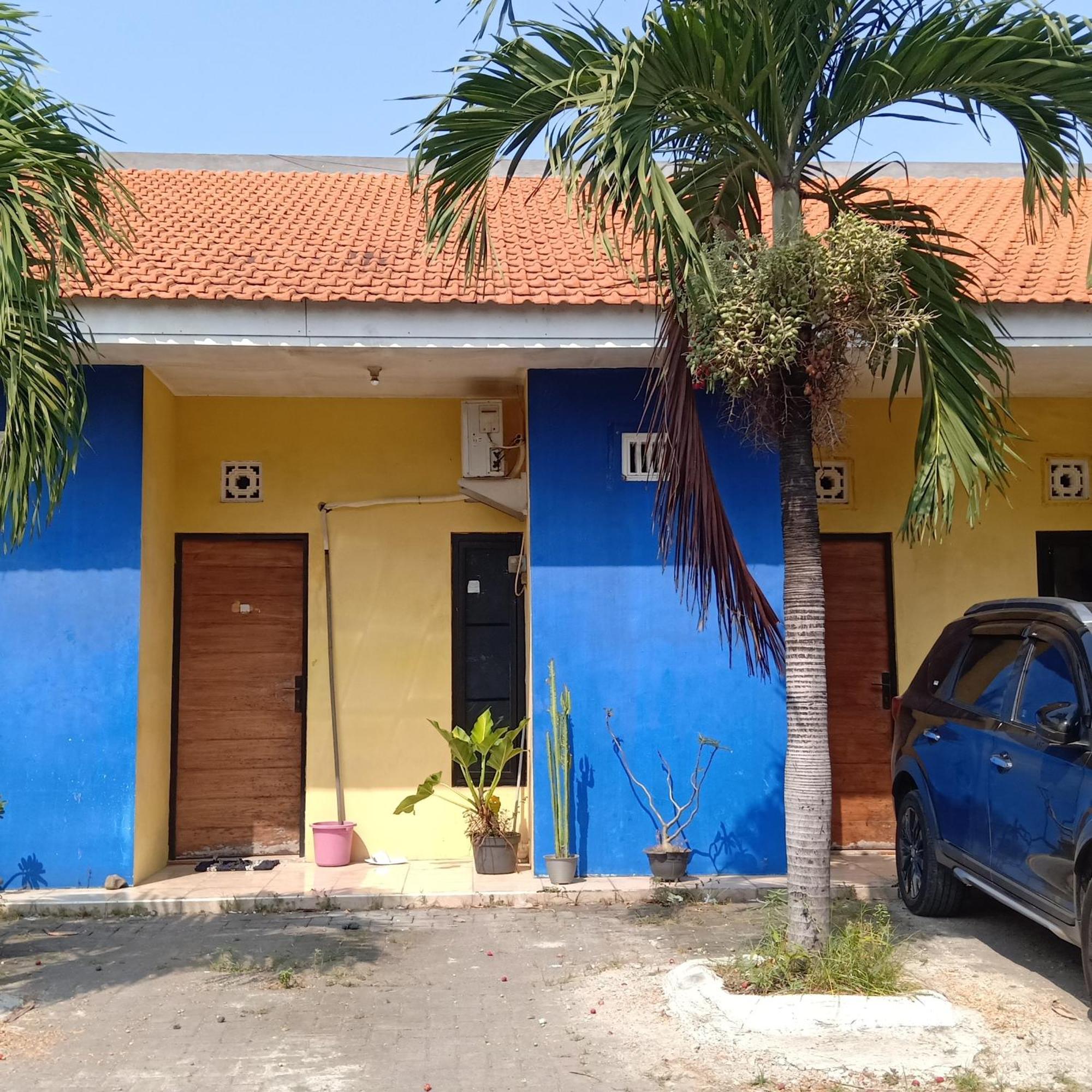 Kost Backpacker Hotel Sidoarjo Exterior photo