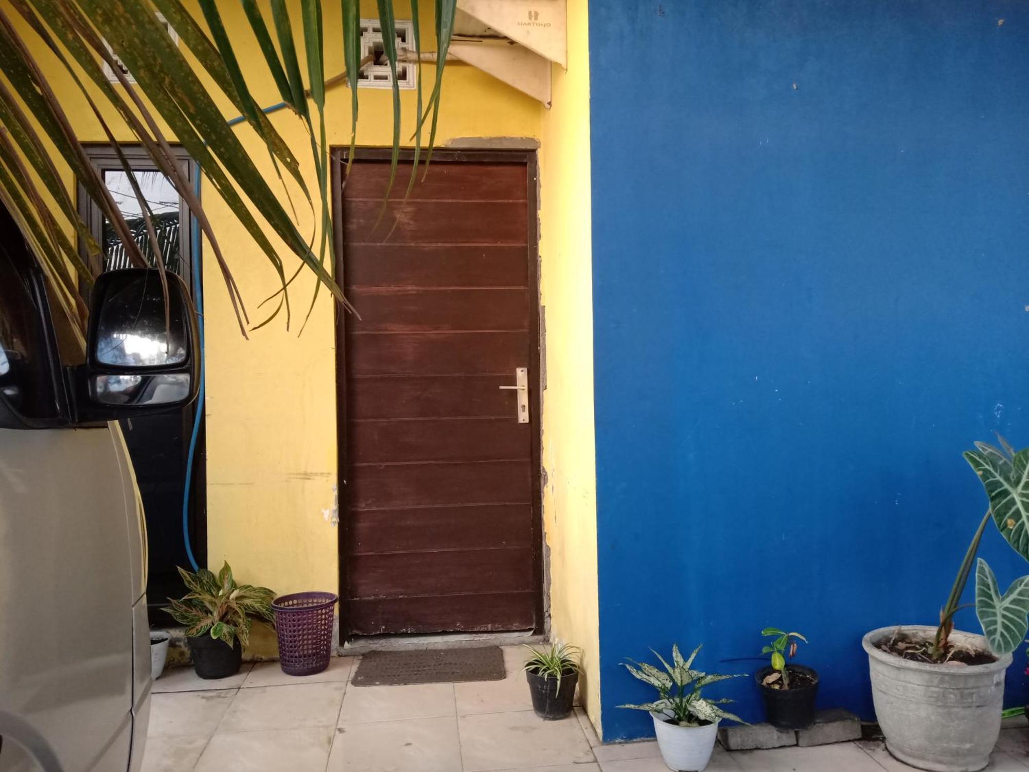 Kost Backpacker Hotel Sidoarjo Exterior photo