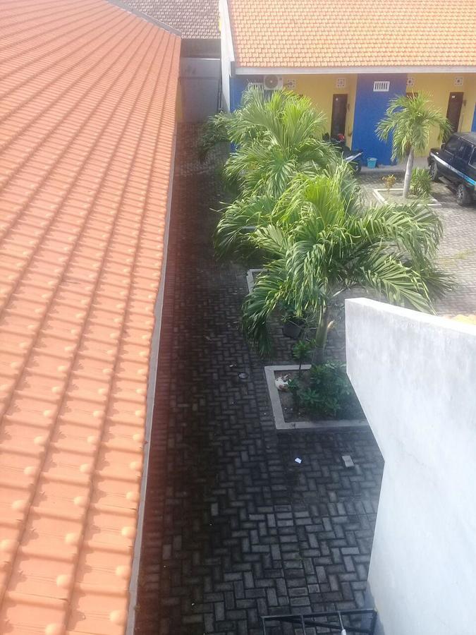 Kost Backpacker Hotel Sidoarjo Exterior photo